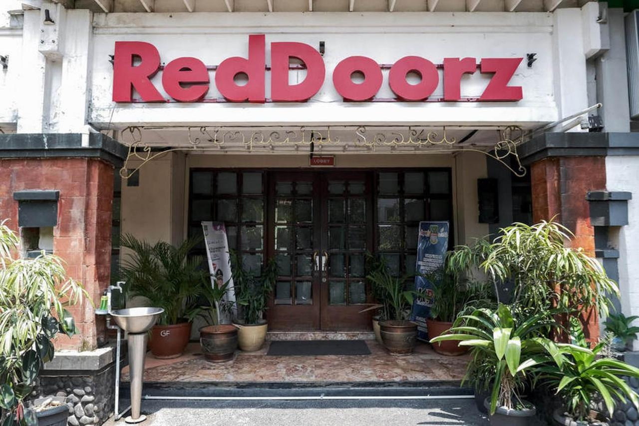 Reddoorz Near Waterboom Lippo Cikarang Ξενοδοχείο Εξωτερικό φωτογραφία